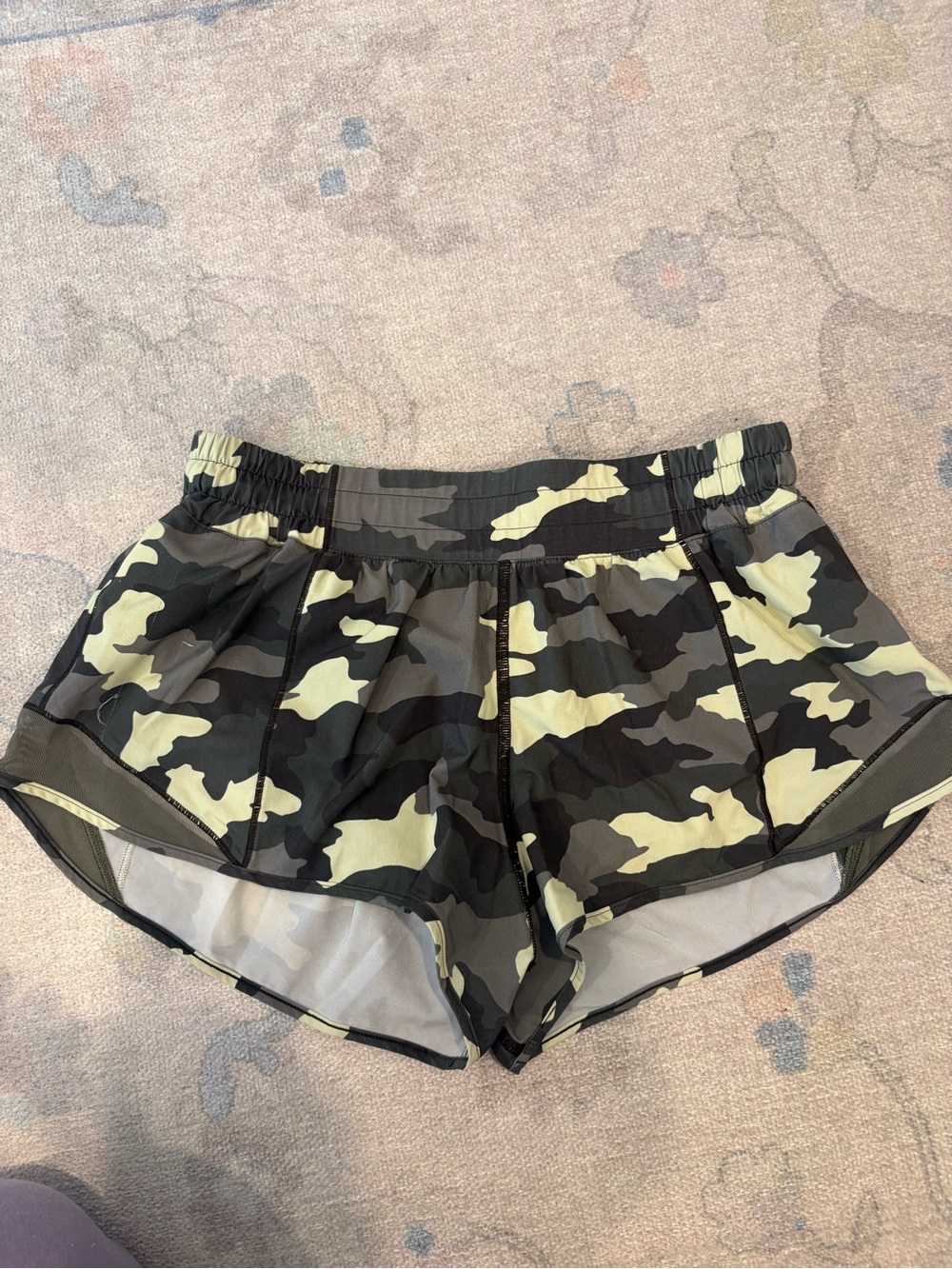 lululemon athletica Camo Running Shorts - Olive & Black